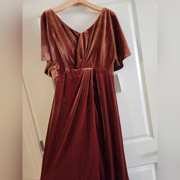 Revelry Dresses & Skirts - REVELRY NWT Maternity Gwen Velvet Dress in Terracotta | Size 12